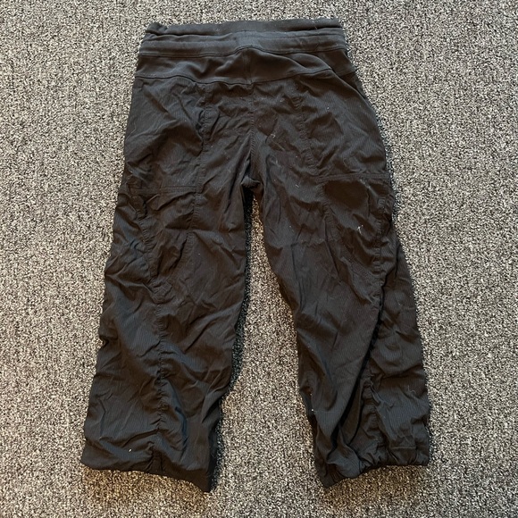 Lululemon cropped Studio Pant - Picture 3 of 3
